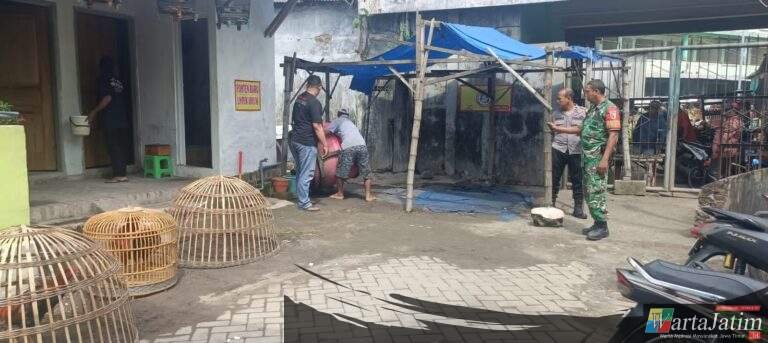 Kapolsek Krian Berikan Himbauan Larangan Menyediakan Alat Sabung Ayam di Area Pasar Krian