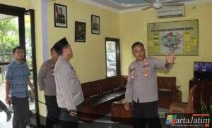 Kapolres Nganjuk Tinjau Polsek Baron, Cek Ungkap Kasus dan Renovasi Ruang SPKT Baru