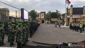 Polres Kediri Kota All Out Amankan Pencak Dor, Warisan Budaya Gus Maksum di Hari Santri 2025
