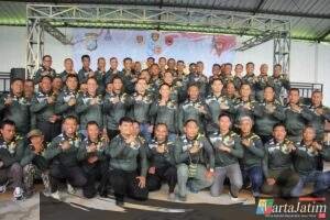 Semarak HUT ke-80 Brimob Polri, Kapolres Kediri Kota Rayakan Bersama Ex Brimob dengan Potong Tumpeng