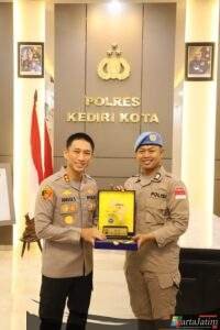 Kembali dari Misi PBB, Brigpol Putra disambut Kapolres Kediri Kota dengan penuh Kebanggaan