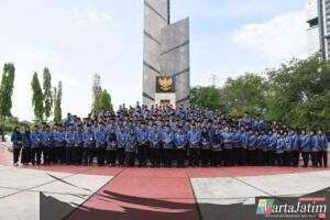 Sambut HUT Korpri ke-54, ASN Polda Jatim Ziarah ke TMP