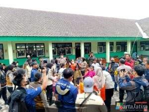 Polres Lumajang Lakukan Trauma Healing, Anak – anak Pengungsi Semeru Kembali Ceria
