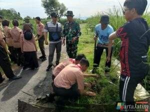 Karya Bhakti Dewan Kebudayaan Daerah Kota Kediri bersama Koramil 02/Pesantren melaksanakan penghijauan pohon asem