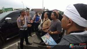 Polantas Menyapa : Operasi Zebra Semeru PJR Polda Jatim Beri Edukasi Tertib Lalin