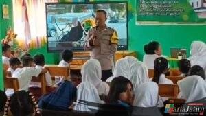 Unit Binmas Polsek Nganjuk Kota Beri Penyuluhan Wawasan Kebangsaan dan Bahaya Cyber Bullying