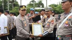 31 Personel Polres Nganjuk Berprestasi Terima Penghargaan Ungkap kasus Pembunuhan dan Perampasan Motor