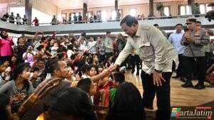 Kapolri Dampingi Presiden Cek Lokasi Pengungsian Korban Banjir di Tapanuli Tengah