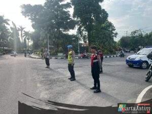 “Polres Kediri Kota Gelar Sapa Pagi, Personel Diterjunkan di Titik Strategis Demi Kelancaran Aktivitas Warga”