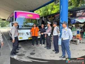 Satlantas Polres Kediri Kota Inspeksi Bus Jelang Nataru, Pastikan Armada Laik Jalan