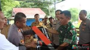 Kapolres Nganjuk Perkuat Silaturahmi Kamtibmas di Ngetos, Serahkan Bantuan Gergaji Mesin