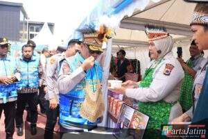 Wakapolri Tinjau UMKM, Bakes, dan Pembagian Perlengkapan Sekolah Usai Apel Mitra Kamtibmas di Papua
