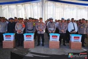 Wujud Empati, Kapolri Beri Bantuan kepada Anggota Polri Korban Bencana di Sumbar