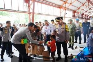 Kapolri Tinjau Kesiapan Pelayanan dan Pengamanan Nataru di Stasiun Tawang Semarang