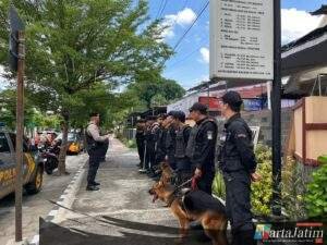 Polres Kediri Kota Sterilkan Gereja Jelang Misa Natal, Pastikan Ibadah Berjalan Aman dan Khidmat
