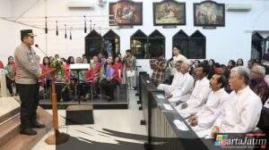 Kapolres Nganjuk Sambangi Gereja, Sampaikan Ucapan Selamat Natal 2025