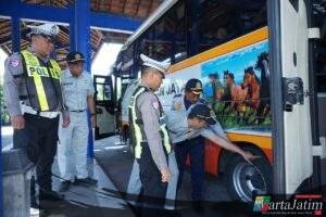 Polres Kediri Gandeng Dishub dan Jasa Raharja Gelar Inspeksi Bus di Terminal Pare