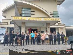 Sat Samapta Polres Kediri Kota  Bersama Unit K-9 Sterilisasi Gereja Di Hari Ke 2,Pastikan Keamanan Jelang Natal