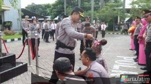 117 Personel Polres Nganjuk Naik Pangkat, Kapolres Tekankan Integritas dan Tanggung Jawab