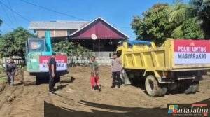 Bantuan Alat Berat Kapolri Dukung Pembersihan Lumpur Pasca Banjir di Pidie