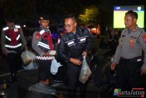 Polres Kediri Fasilitasi Nobar Laga Persik–Persib untuk Bobotoh di SLG
