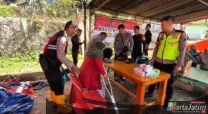 Dari Posko hingga Pintu Rumah, Polri Hadir Pastikan Layanan Kesehatan Warga Terdampak Bencana di Kala Segi Aceh Tengah