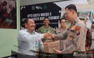 Polda Jatim Gelar Bakti Sosial Natal 2025, Salurkan Bantuan ke Masyarakat