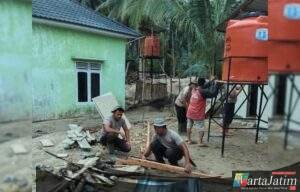 Brimob Hadirkan Sanitasi Layak bagi Korban Banjir di Desa Tolang Julu