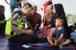 Sentuhan Kemanusiaan Polri, Layanan Kesehatan Pusdokkes Jangkau Warga Hingga Pelosok Aceh Terdampak Bencana