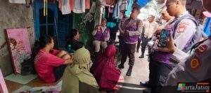 Tim Trauma Healing Polri Bersama Relawan UI Hadir Bersama Warga Pascabanjir di Cilincing