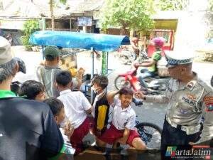 Unit Kamsel Satuan Lalulintas Polres Kediri Kota Melaksanakan Imbauan Safety Riding dan Etika Berlalulintas
