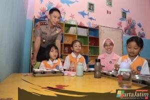Kapolres Kediri Kota Tinjau Penerima Manfaat MBG, Terapkan Security Food Untuk Pastikan Makanan Higienis