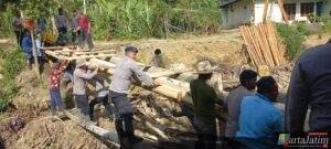 Polri Bersama Masyarakat Bangun Jembatan Darurat, Akses Tiga Kampung di Rusip Antara Kembali Terhubung