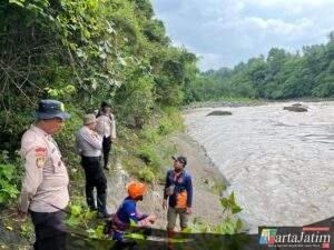 Polres Bondowoso Terjunkan Personel Pencarian Korban Hanyut di Sungai Sampeanbaru