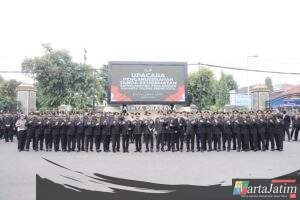 30 Personel Polres Kediri Kota Terima Tanda Kehormatan Negara  Satyalancana Pengabdian