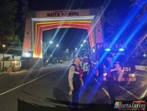 Sebagai Upaya Jaga Kamtibmas Kondusif,Polres Kediri Kota Gelar patroli Cipta Kondisi Jelang Laga Persik Kediri Vs Arema FC Di Kanjuruhan