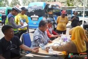 Operasi Keselamatan Semeru, Polres Malang Gelar Ramp Check dan Tes Urine Awak Bus