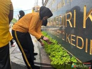Polres Kediri Kota Gelar Kerja Bakti Dukung Gerakan Indonesia ASRI
