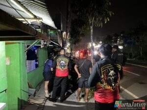 Polres Gresik Ungkap Peredaran Miras di Menganti, Puluhan Liter Miras Diamankan dari Warung Karaoke