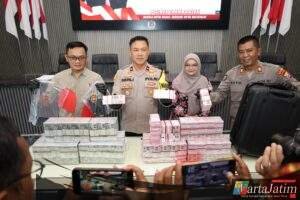 Polres Trenggalek Amankan 2 Tersangka Penipuan Modus Pencairan Dana Rp150 juta
