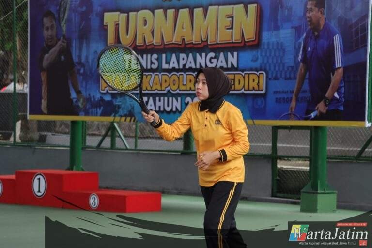 Final Turnamen Tenis Lapangan Piala Kapolres Kediri 2026 Berlangsung Meriah