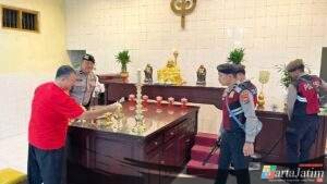 Polres Lumajang Lakukan Sterilisasi Vihara Jelang Perayaan Imlek