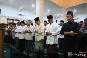 Bangun Kedekatan Spiritual, Polres Kediri Kota Istiqomah Tarawih Bersama Warga