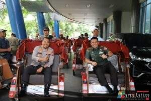 Kapolres Kediri dan Dandim 0809/Kediri Kompak Ikuti Penyerahan 200 Becak Listrik Bantuan Presiden RI