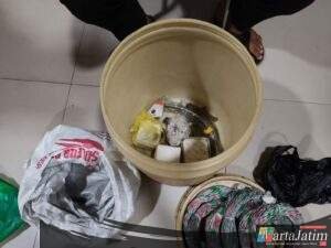 Polres Malang Ungkap Produksi Petasan Ilegal 3 Kg Bubuk Mercon Disita