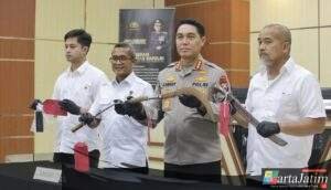 Polda Jatim Amankan Tiga Tersangka Kasus Pemerasan Disertai Pengancaman di Pasuruan