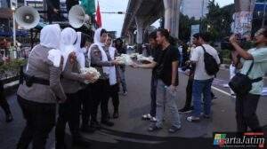 Sejukkan Ramadhan, Polda Metro Jaya Kedepankan Pendekatan Humanis Dan Tim Sholawat Dalam Pelayanan Penyampaian Aspirasi Mahasiswa