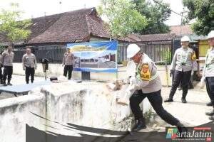 Kapolres Kediri Letakkan Batu Pertama Pembangunan Pagar Aspol Pare