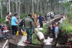 Satgas TMMD 127 dan Warga Gadungan Gotong Royong Perkuat Dinding Sungai di Jalur Tembus Kapasan–Sumber Bahagia