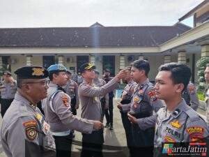 Pastikan Disiplin Anggota, Wakapolres Kediri Kota Pimpin Pemeriksaan Gaktibplin